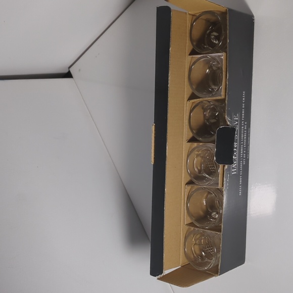 Hallow's Eve Skull Shot Glasses set of 6 NIB - Picture 4 of 4